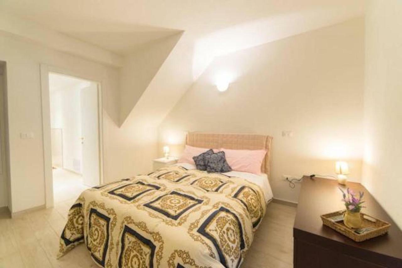 פיזונייה La Casa Nel Borgo Sul Lago מראה חיצוני תמונה